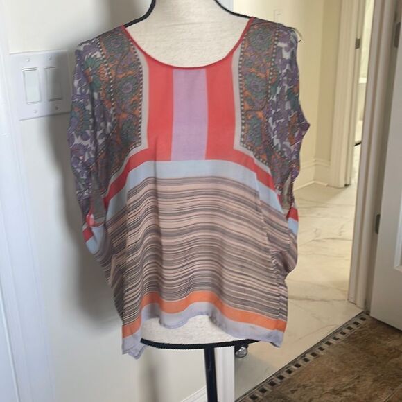 Beautiful tunic by Cover Canyon. Great colors! - Picture 1 of 5